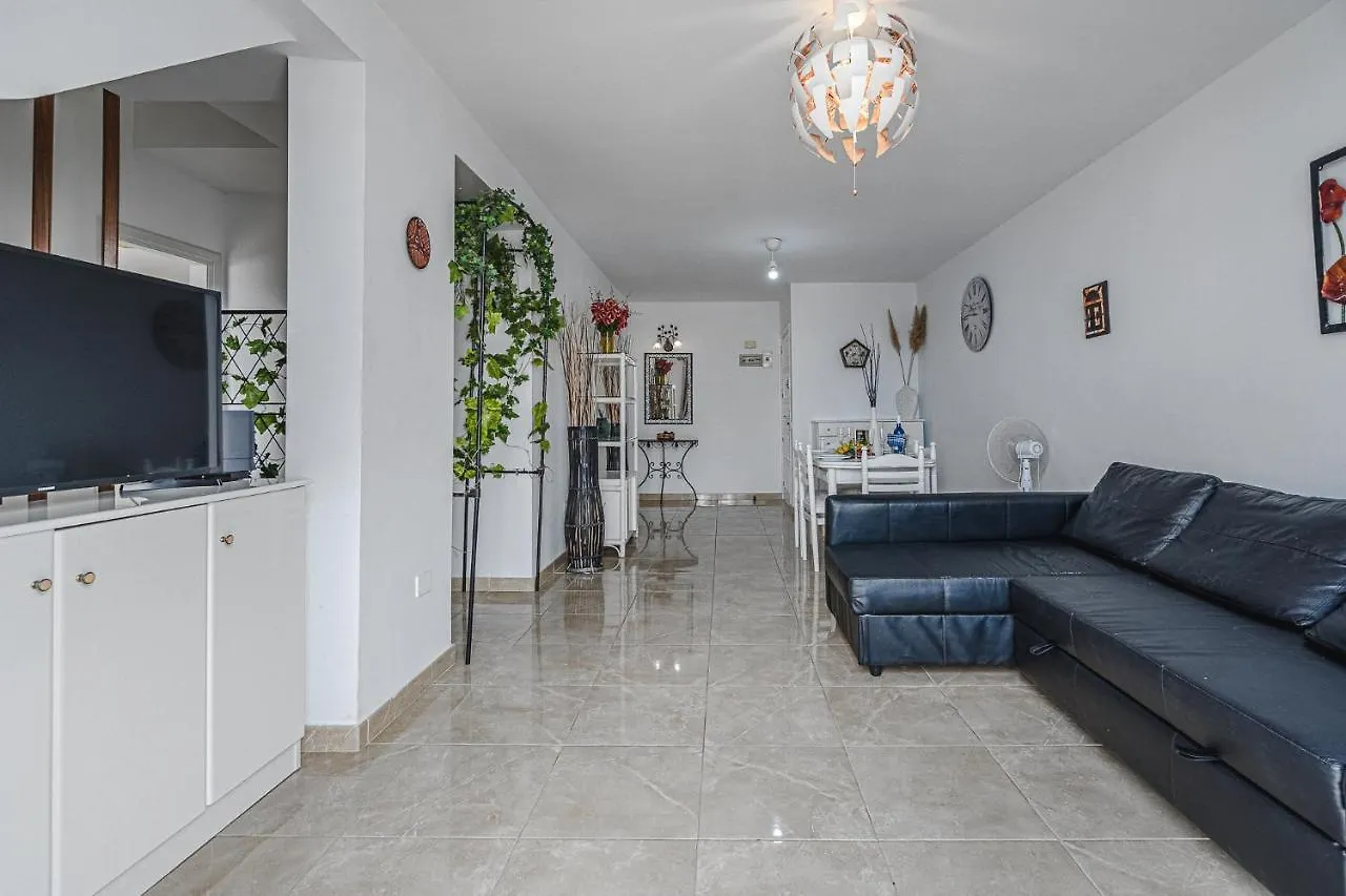 Two Bedrooms With Ocean Views location